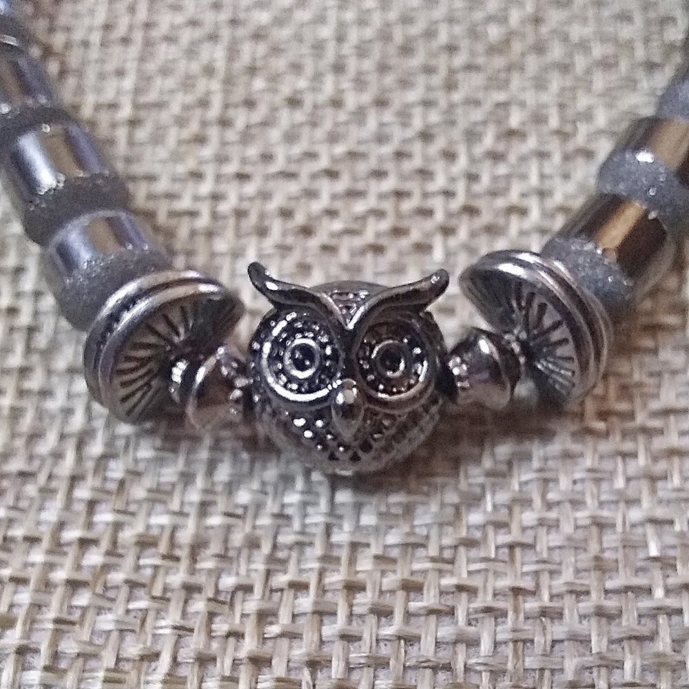 Owls! Bird Lovers! Monochromatic! Dark Gray! Gunmetal Stretch Bracelet
